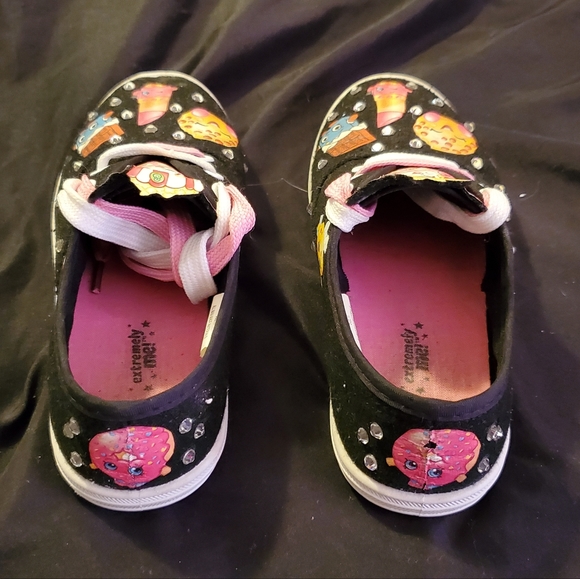 *3-for-$20* Shopkins shoes, size 11c - Picture 5 of 6